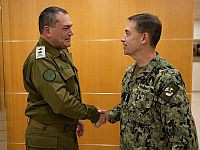 Командующий CENTCOM прибыл в Израиль и встретился с Эялем Замиром
