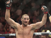 UFC. Стрикленд победил Чимаева