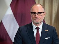 Министр обороны Латвии подал в отставку из-за украинских БПЛА