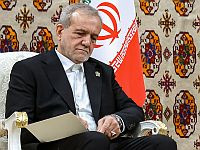 В Иране религиозный певец пригрозил президенту Пезешкиану смертной казнью
